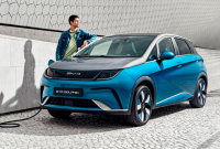 Продажбите на електрически автомобили в Европейския съюз изпреварват бензиновите